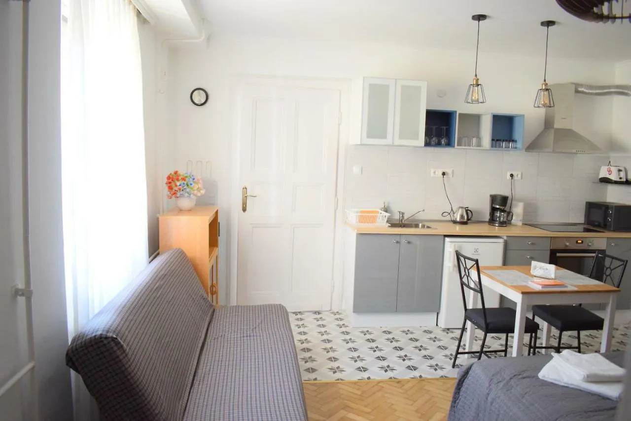 Diamond Astoria Apartments Budapest 0*,